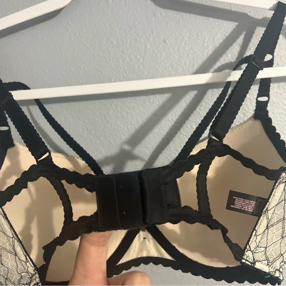 Victoria's Secret Very Sexy Bombshell  Plunge Strappy Lace Push Up Bra Blue 34D - Picture 3 of 6
